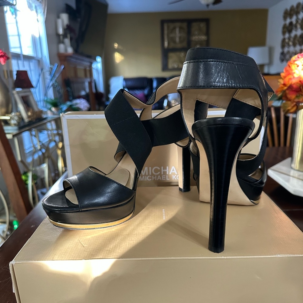 Black & Gold Leather Michael Kors Platform Heels *USED*